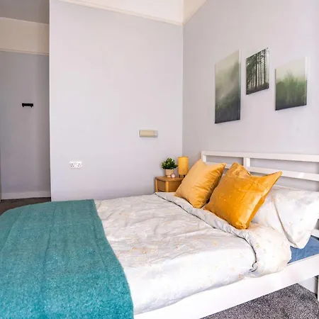 Ensuite For 2 In The Heart Of Georgian